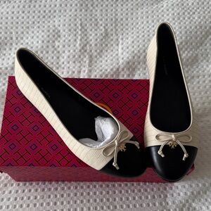 Tory Burch Black and Cream Bow Flats